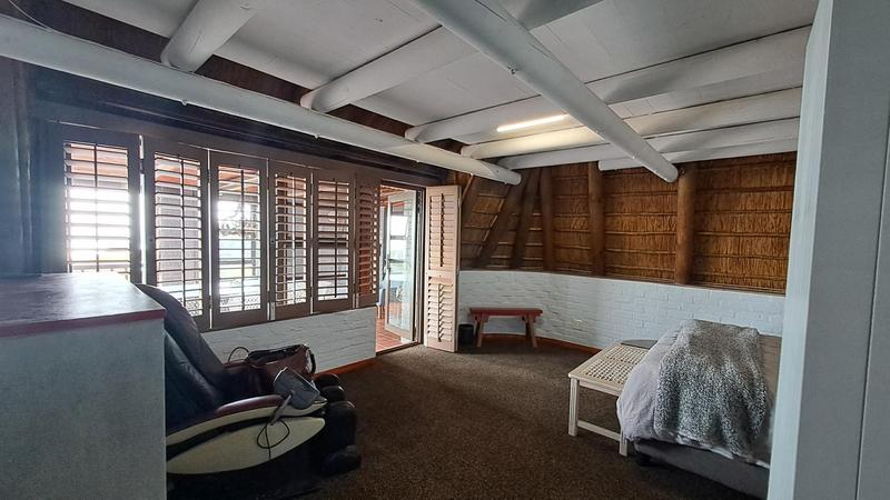 5 Bedroom Property for Sale in Stilbaai Wes Western Cape